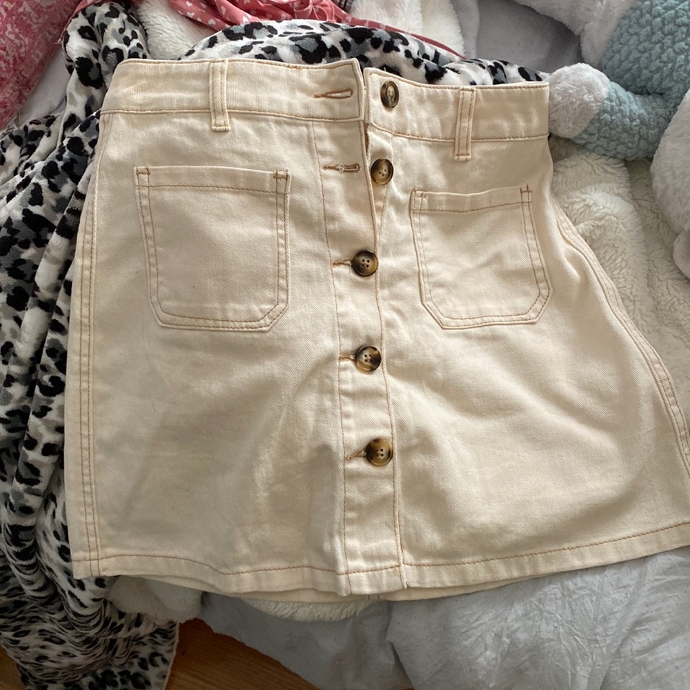 streetwear society cream skirt in size small